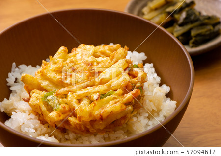 Kakiage Tendon。 （在照片背面的野澤採摘。） 57094612