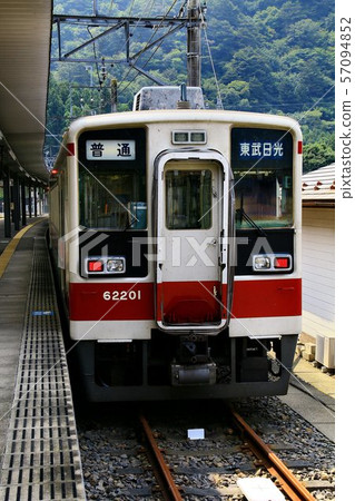 Like the express train at the time ... 6050 series trains running in Nikko and Kinugawa 57094852