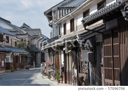 Kurashiki Honmachi街的彎曲的老街道 57096706