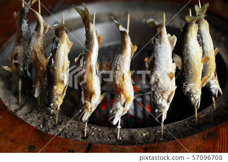 Rohatsu-yaki（Ayu Ayu Ayu自然養殖舞蹈串串燒木炭火河魚香味魚新年海鮮海鮮） 57096708