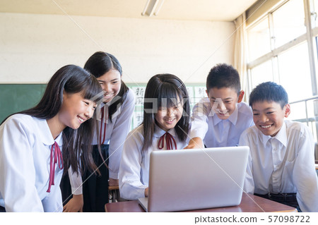 初中生,個人電腦,俱樂部,教室,上課 初中生,個人電腦,俱樂部,教室,上課 57098722