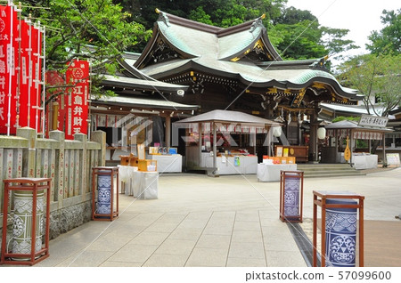 Enoshima Enoshima Shrine Hetsunomiya and Lantern 57099600