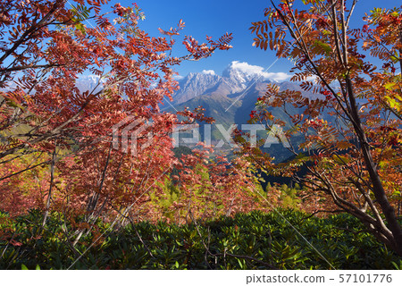 Autumn landscape in the mountains Autumn landscape in the mountains 57101776