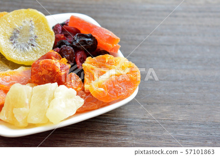 Dried fruit Dried fruit 57101863