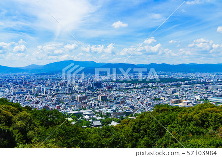 [日本的觀光圖像]在關西的中心，俯瞰京都的北側，旅遊城市的全景 57103984