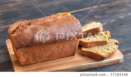 Sliced pumpkin bread 57104146