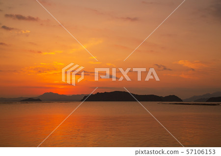 Morning burns in the Seto 57106153