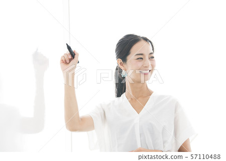 職業女性 57110488