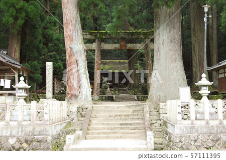 Muro Ryusoku Shrine 57111395