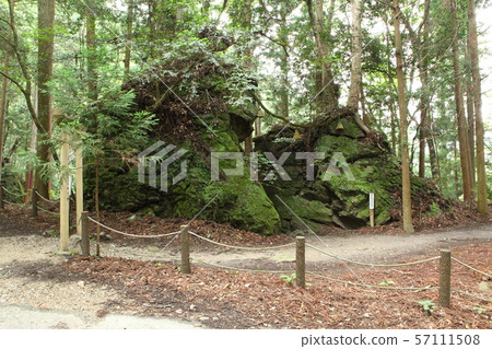 Muroo Ryuana Shrine的天堂Iwato 57111508