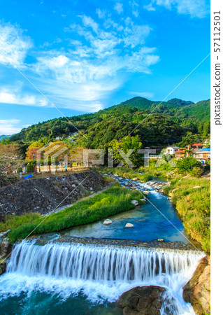 Autumn scenery of Nihiyama Park [Kanzaki City, Saga Prefecture] 57112501