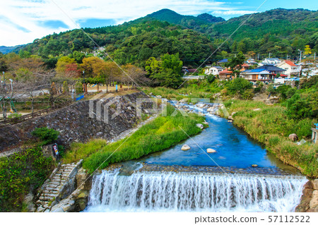Nihiyama Park的秋天風景[佐賀縣神崎市] 57112522