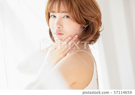 Women beauty 57114659