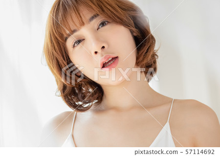 Women beauty 57114692