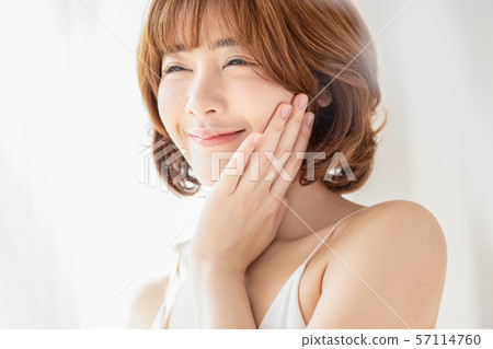 Women beauty 57114760