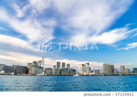 從Toyosu Gururi公園看的Toyosu風景在東京 從Toyosu Gururi公園看的Toyosu風景在東京 57114911