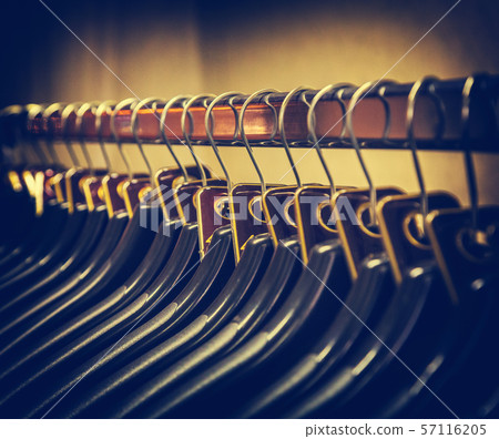 clothes hanger 57116205