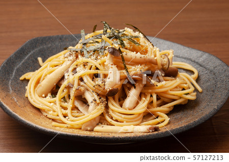 日式蘑菇意大利面 57127213