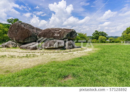 Ishimakitai burial mound 57128892
