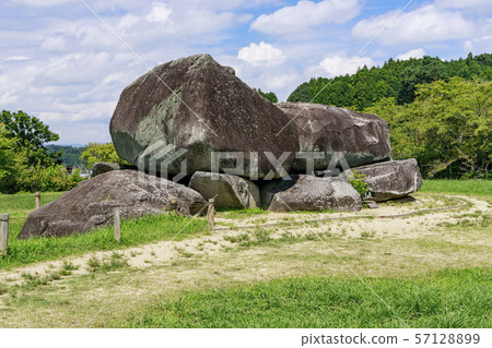 Ishimakitai burial mound 57128899