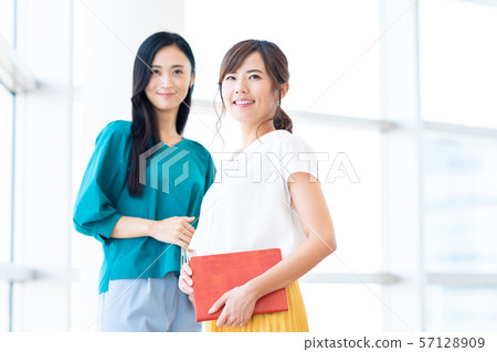 Business woman 57128909