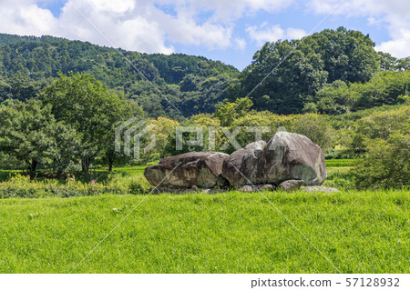 Ishimakitai burial mound 57128932