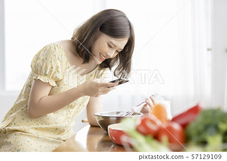 Female Lifestyle Cuisine Female Lifestyle Cuisine 57129109