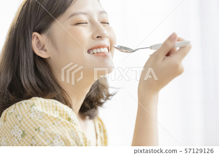 Female Lifestyle Cuisine Female Lifestyle Cuisine 57129126