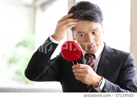 與鏡子的商人 57129583