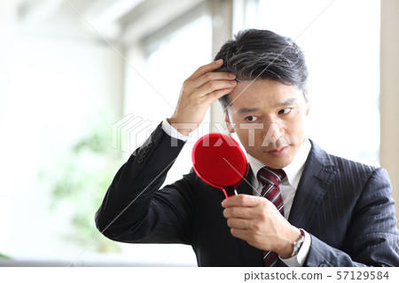 與鏡子的商人 與鏡子的商人 57129584