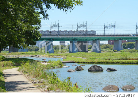 東京都世田谷區二子玉川 來自兵庫島公園的鄉村城市線 照片素材 圖片 圖庫 東京都世田谷區二子玉川 來自兵庫島公園的鄉村城市線 照片素材 圖片 圖庫