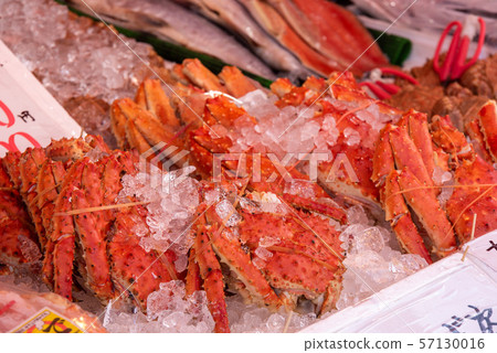 Hokkaido Hakodate morning market king crab 57130016