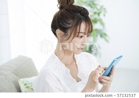 女智能手機智能手 女智能手機智能手 57132537