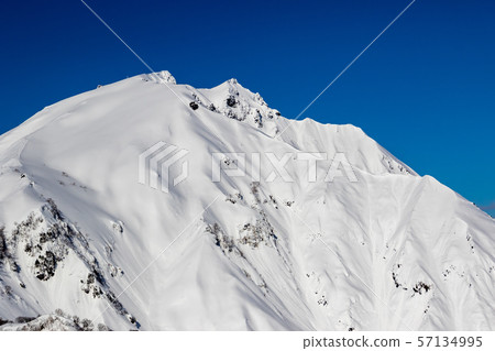 谷川山在冬天 57134995