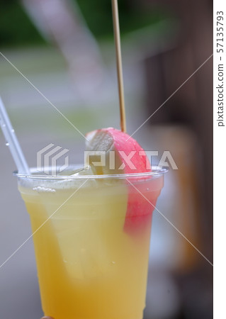 Apple juice Apple juice 57135793
