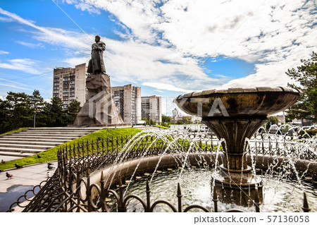 Monument to Khabarov the founder of Khabarovsk. 57136058