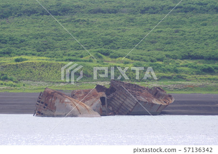 硫磺島/小笠原島上殘存的混凝土船 57136342