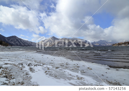 [Flat-rate] Winter Lake Chuzenji (Tochigi / Nikko) 57143256