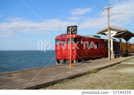 下條站和Iyo Pass 57144359