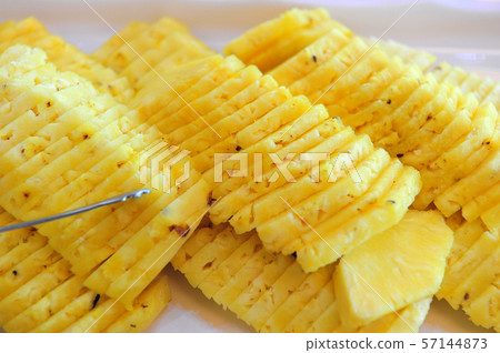 pineapple pineapple 57144873