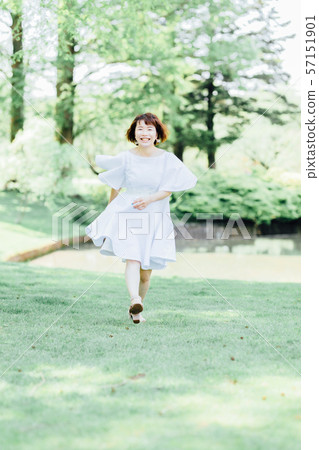 Female portrait 57151901