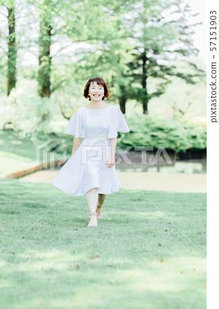 Female portrait 57151903