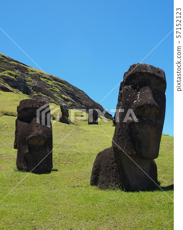 復活節島，智利，Ranora Lac Moai（垂直） 57152123