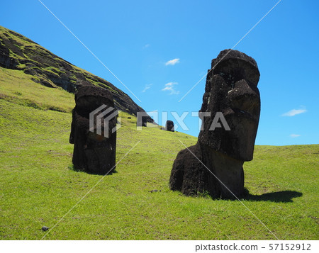 〜復活節島，智利~Ranoraku Moai（上，側）〜 57152912