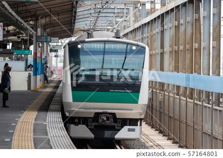JR East E233 series Saikyo Line 57164801