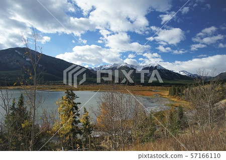 加拿大落基山脈 57166110