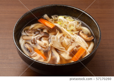 蘑菇烏冬面 蘑菇烏冬面 57170260