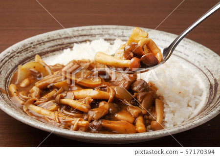 Mushroom curry 57170394