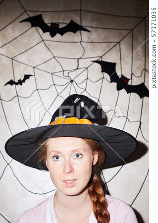 Portrait of beautiful witch 57171035