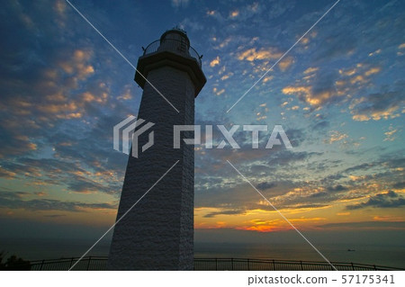 和歌山縣日高區日高鎮日野岬燈塔夜景 和歌山縣日高區日高鎮日野岬燈塔夜景 57175341